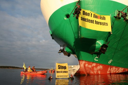 Laivamielenosoitus Kemissä 2005. Kuvalähde Greenpeace, Patrik Rastenberger